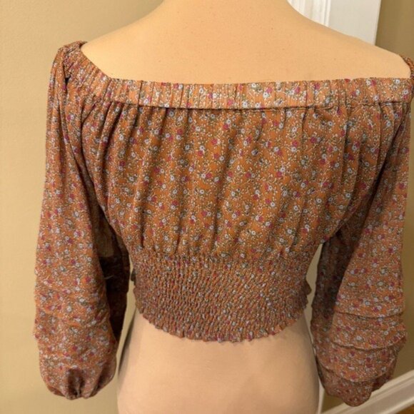 ASTR the label off the shoulder boho floral chiffon sleeve crop top size XS - Picture 3 of 11
